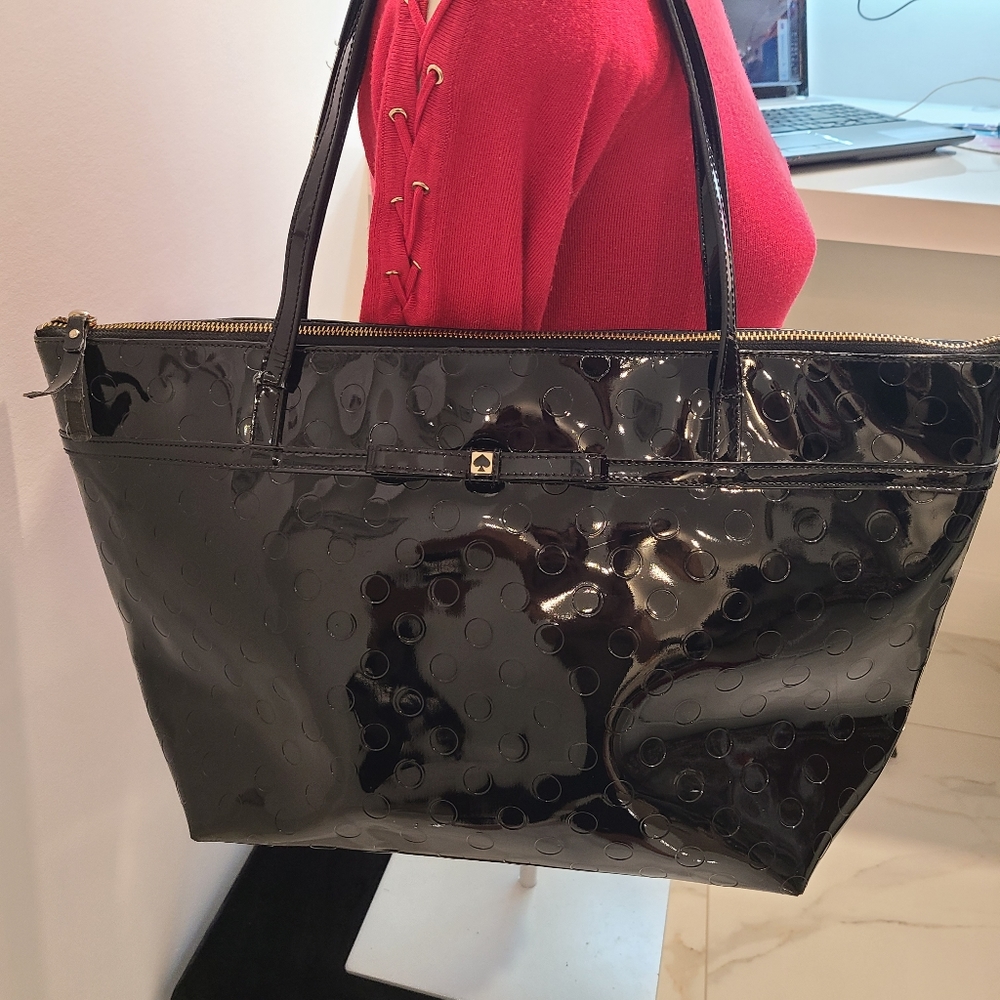 Kate Spade large Tote bag/ Sz 10" height, 12" wide, 5.5 bottom wide